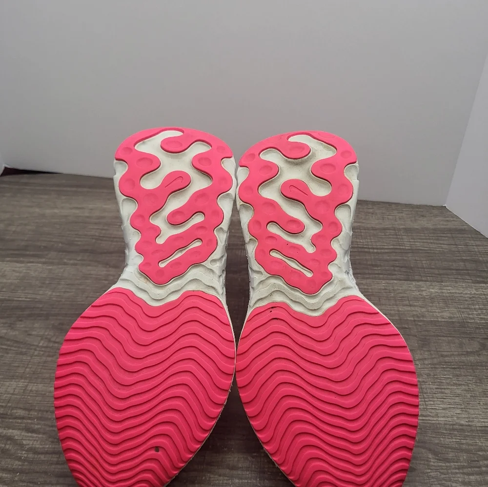 Nike we gently pair